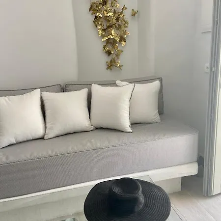 Lamar Cave House * Emporio (Santorini)