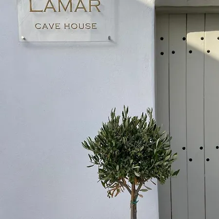 Lamar Cave House * Emporio (Santorini)
