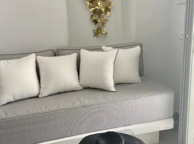 Lamar Cave House * Emporio (Santorini)