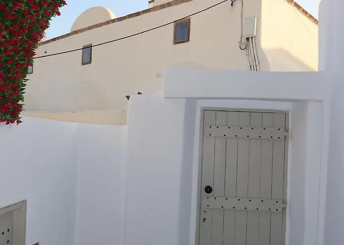 Lamar Cave House Apartment Emporio (Santorini)