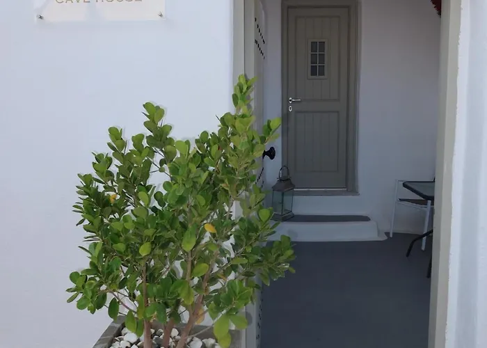 Lamar Cave House Apartment Emporio (Santorini)